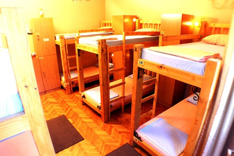 Reveller'S Hostel Dordegol Eksteriør billede