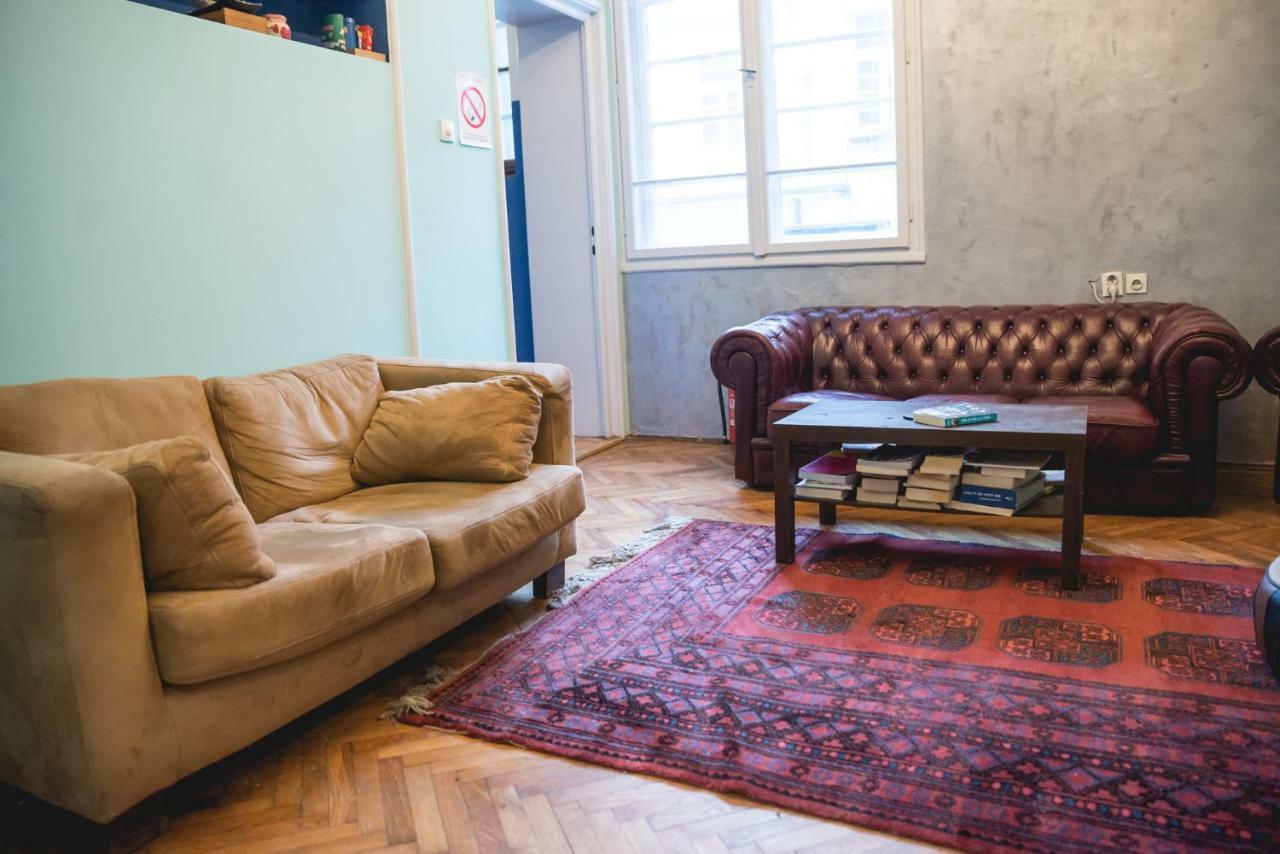 Reveller'S Hostel Dordegol Eksteriør billede